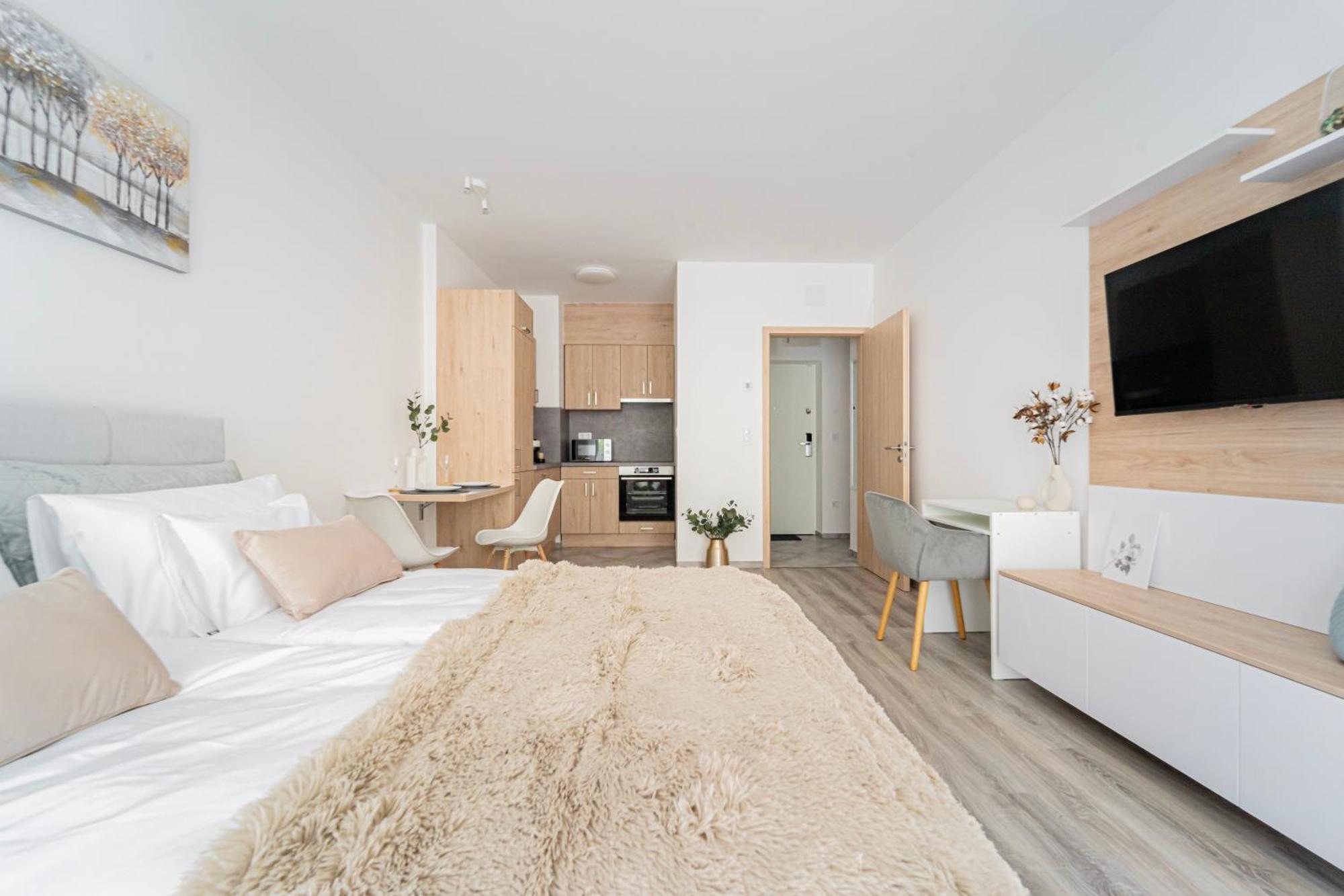 Westside Garden Apartments By Urbanrent Budapest Bagian luar foto