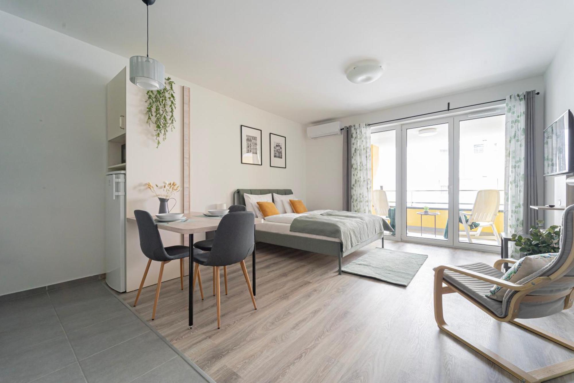 Westside Garden Apartments By Urbanrent Budapest Bagian luar foto