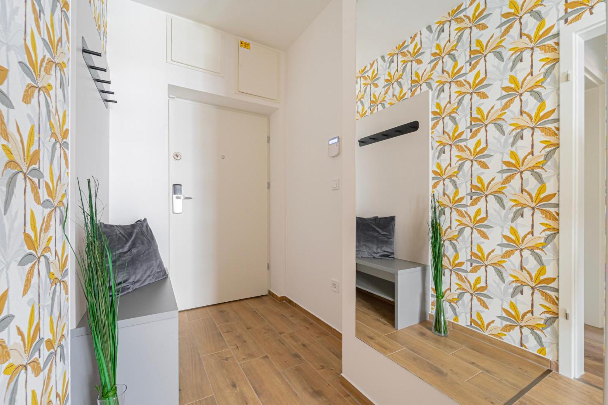 Westside Garden Apartments By Urbanrent Budapest Bagian luar foto