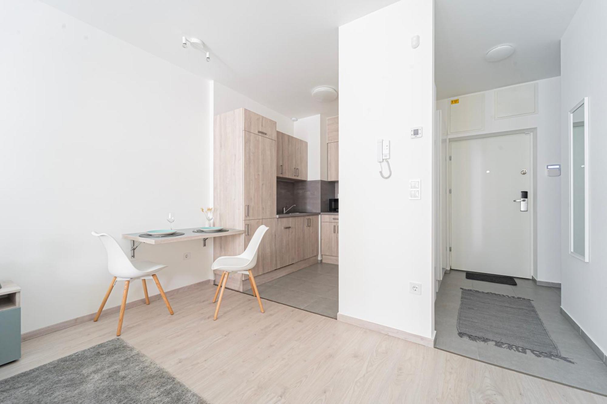 Westside Garden Apartments By Urbanrent Budapest Bagian luar foto