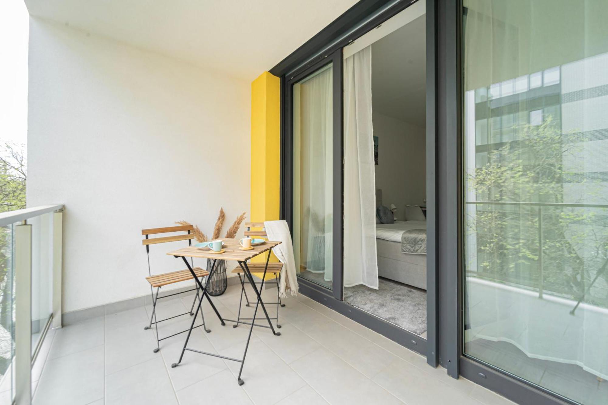 Westside Garden Apartments By Urbanrent Budapest Bagian luar foto