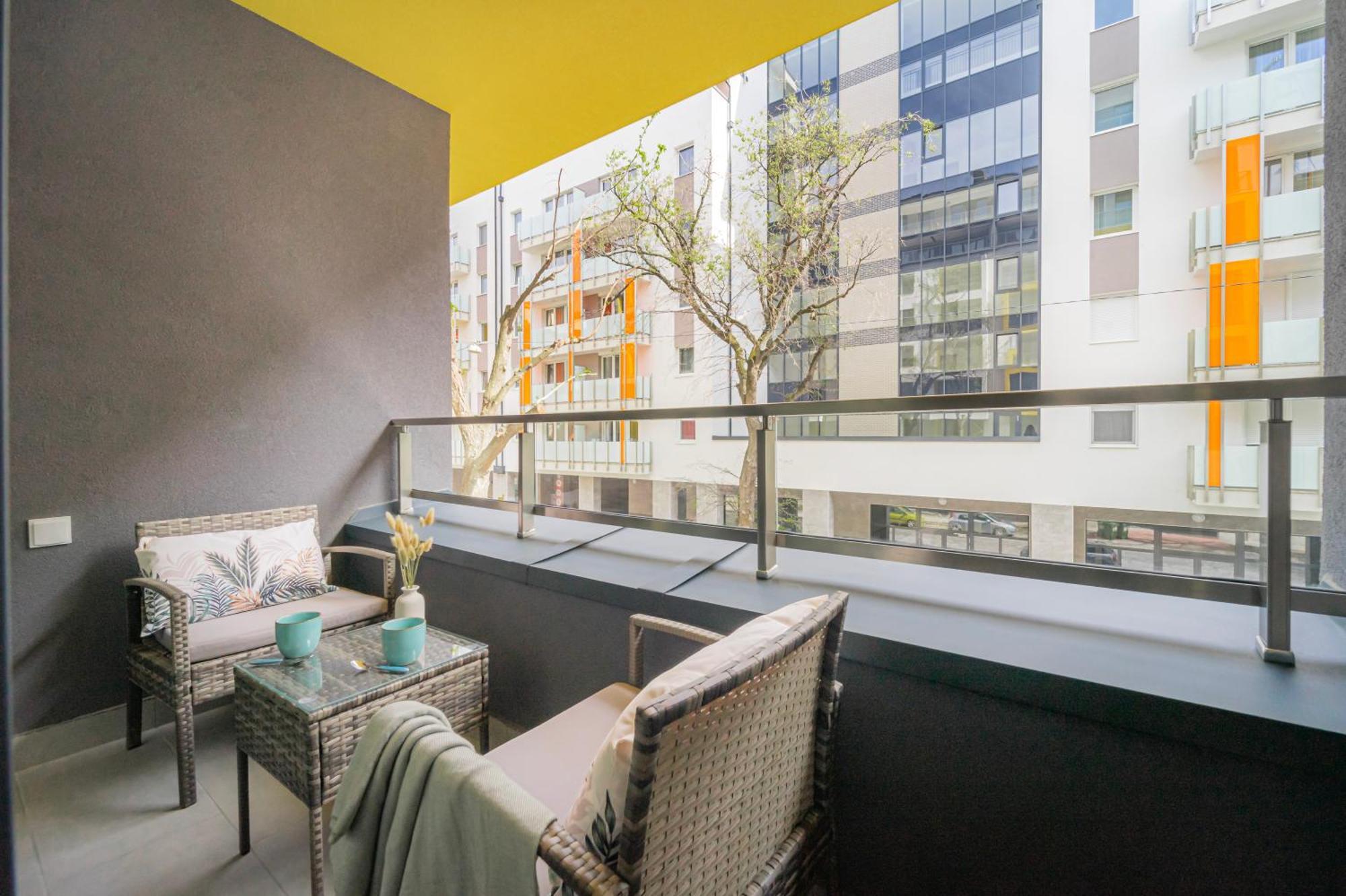 Westside Garden Apartments By Urbanrent Budapest Bagian luar foto
